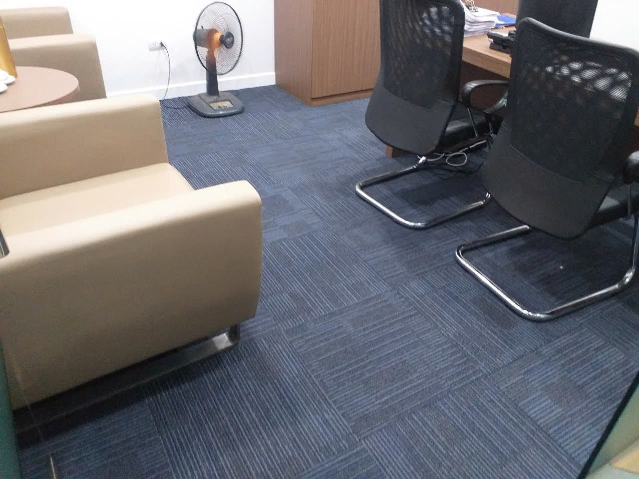 tham-van-phong-gia-re