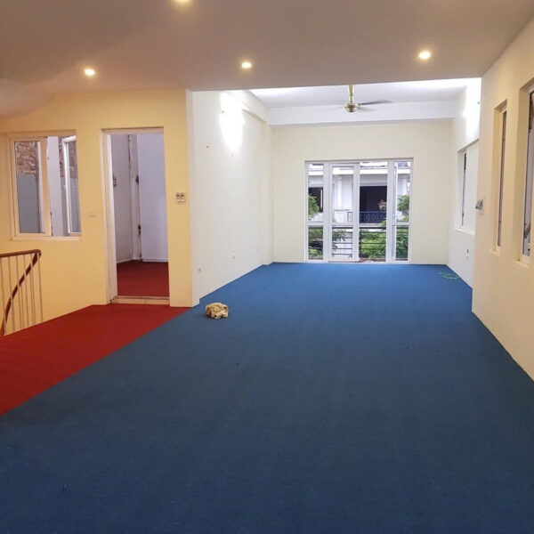 thảm cuộn màu xanh